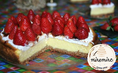 Cheesecake cu capsuni (copt)